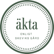 Skeviks Gard akta logotyp