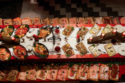 Julbord med underhållning på High Chaparral