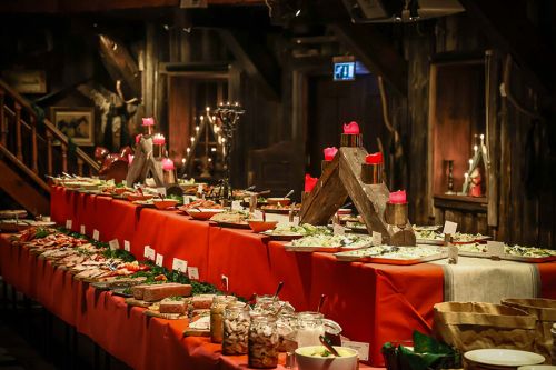 Julbord med underhållning på High Chaparral