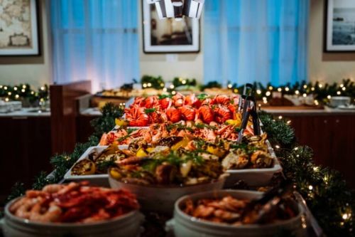 Skaldjursjulbord på Hôtel Reisen