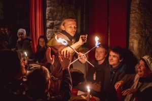 Medeltida julbord på Kapitelhusgården i Visby – bild 1