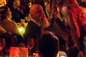Julbord  och julshow på O'Learys i Västerås – bild 5